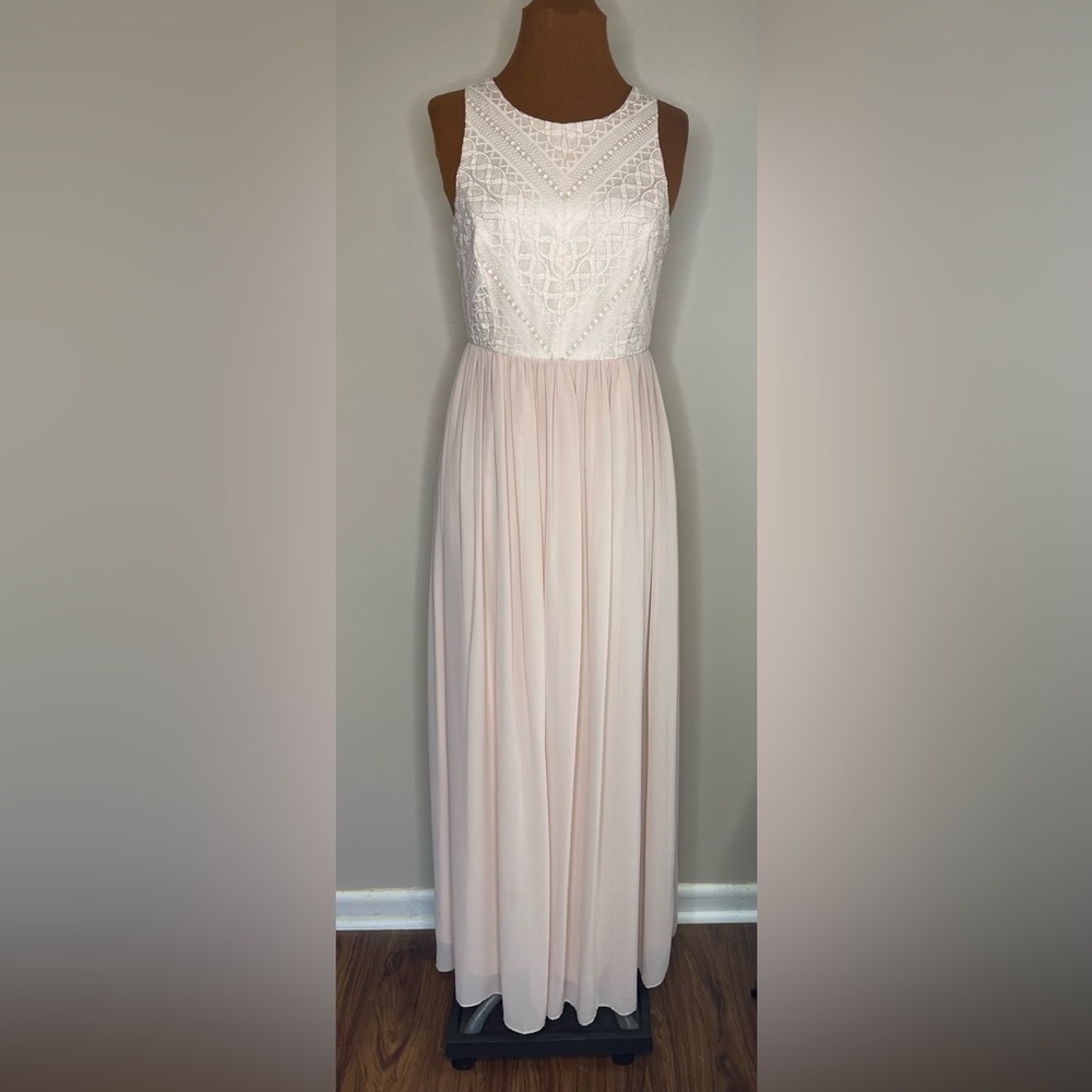Gianni Bini Blush Pink Floor Length Sheer Gown Gold Thread Embellished Size 2